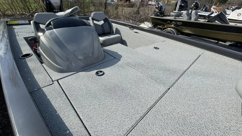 Slide: The Image of G3 Sportsman 1810SC Vinyl 2024 - 6