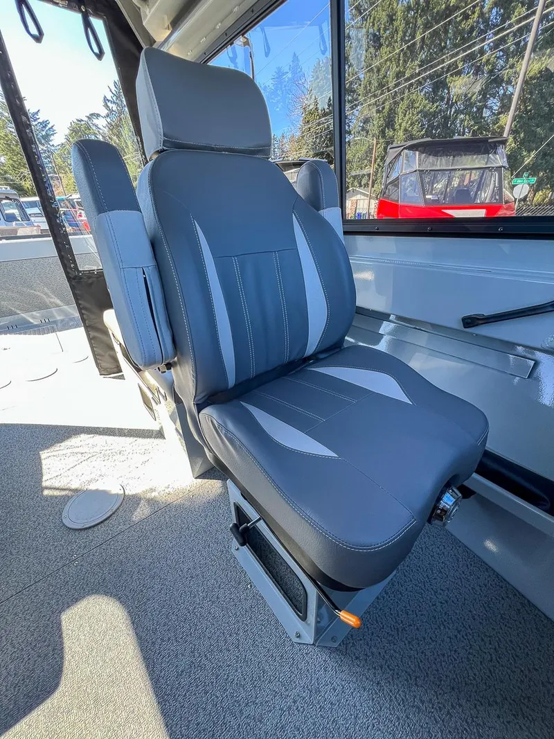 Slide: The Image of Hewescraft 220 Ocean Pro HT 2025 - 12