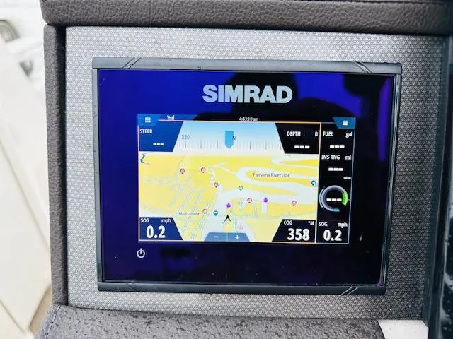 Slide: The Image of Simrad navigation display on 2018 Sea Ray 270 SDX boat. - 25