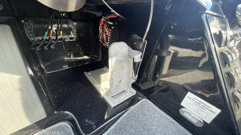 Slide: The Image of Falcon F205 2024 - 9