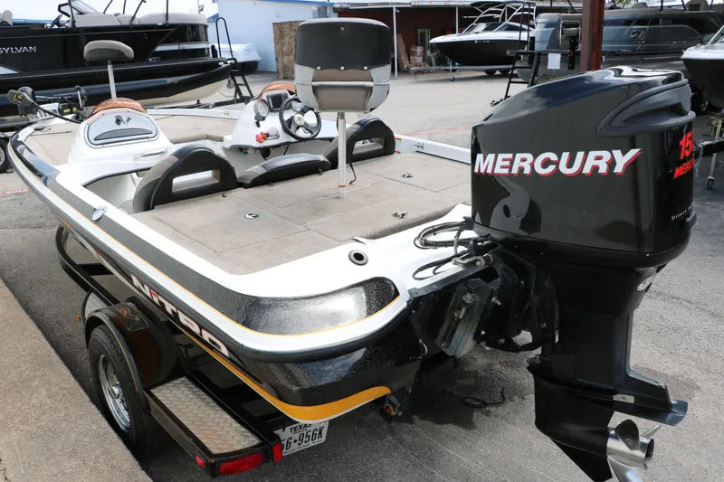Slide: The Image of 2007 Nitro NX 591 DC boat with Mercury 175 outboard motor. - 6
