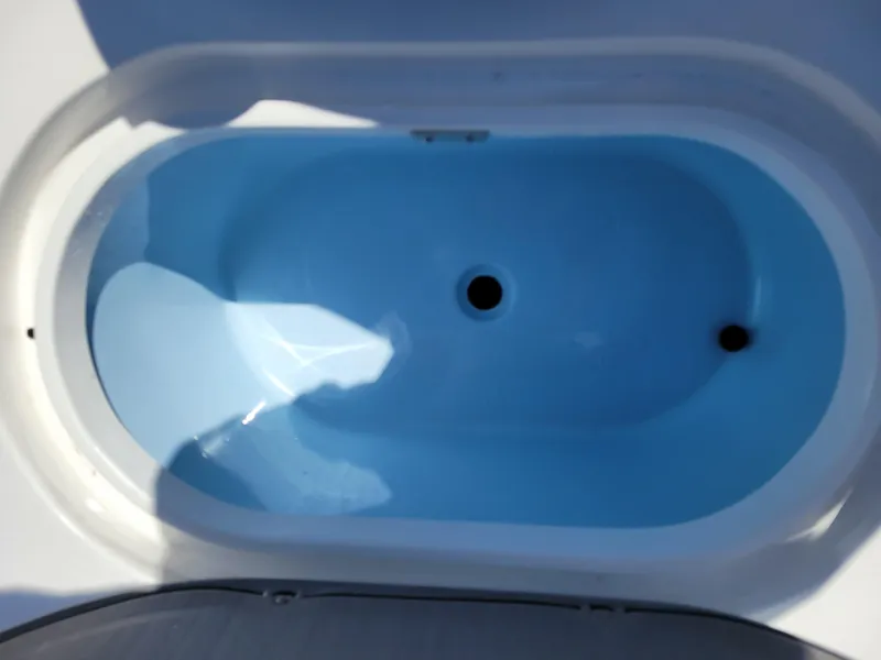 Slide: The Image of Livewell tank of a 2022 Turner Boatworks 2500 VS boat. - 18