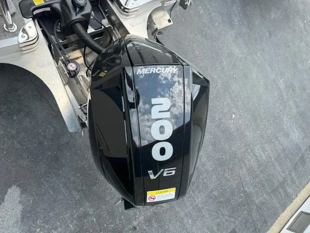 Slide: The Image of 2024 Barletta Aria 24UC with Mercury 200 V6 outboard engine. - 14