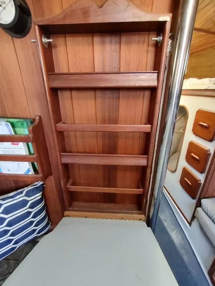 Slide: The Image of Endeavour 32 Sloop 1979 - 53