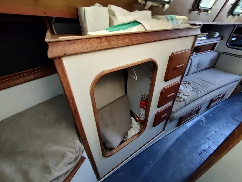 Slide: The Image of Endeavour 32 Sloop 1979 - 57