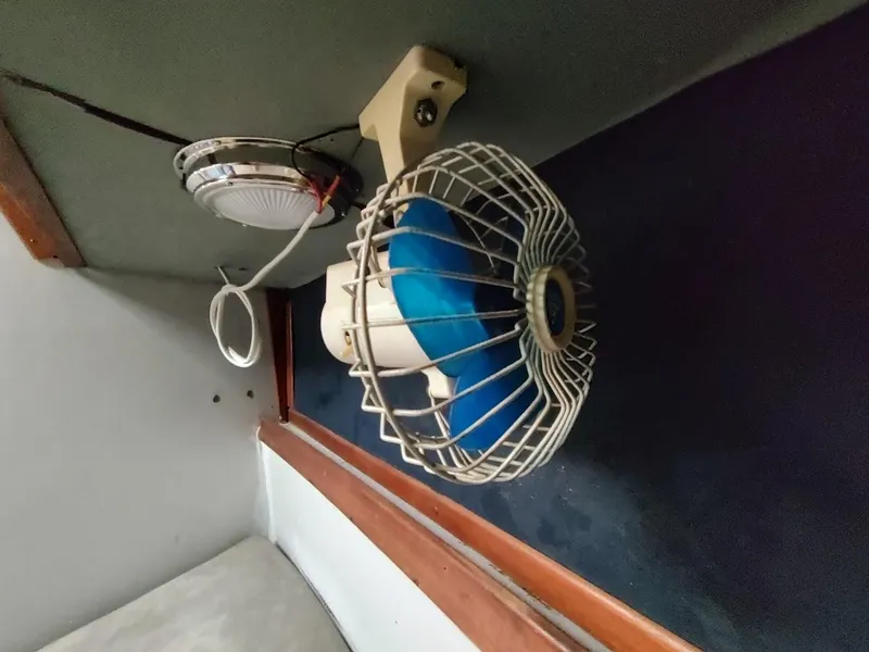 Slide: The Image of Endeavour 32 Sloop 1979 - 59