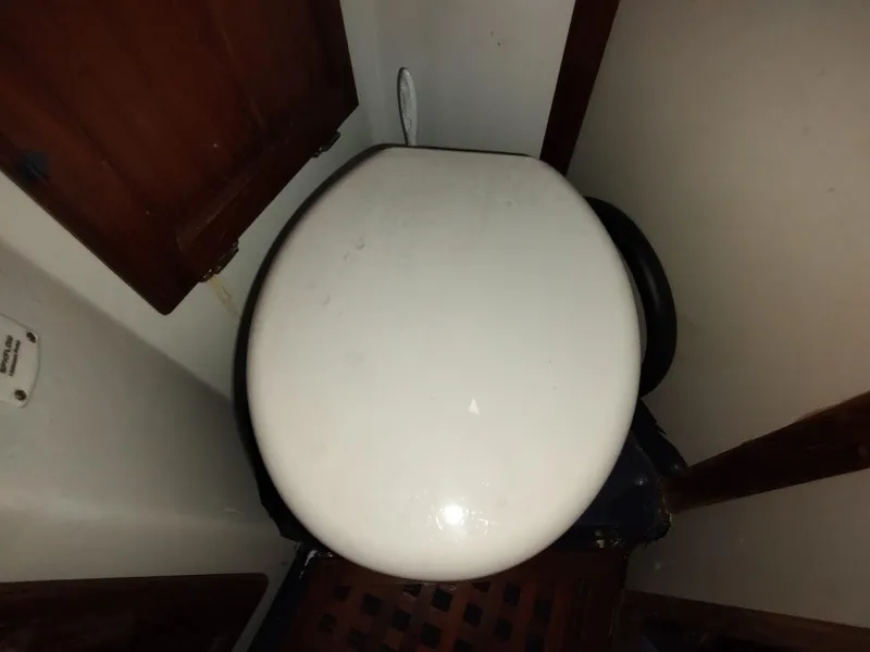 Slide: The Image of Endeavour 32 Sloop 1979 - 61