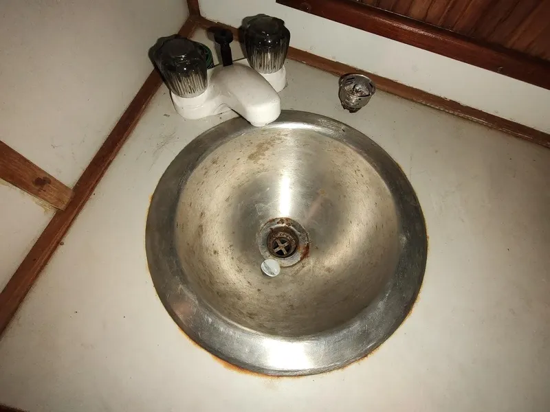 Slide: The Image of Endeavour 32 Sloop 1979 - 62