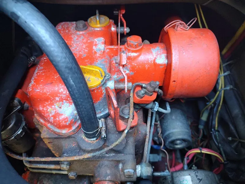 Slide: The Image of Endeavour 32 Sloop 1979 - 70