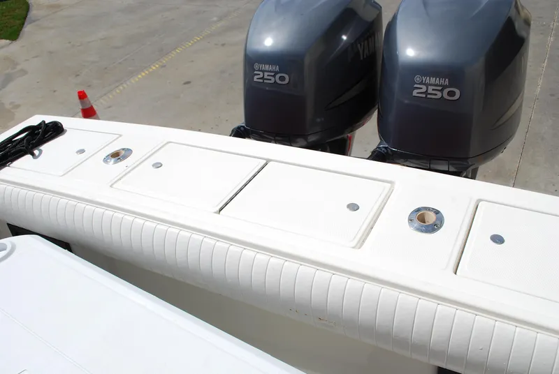 Slide: The Image of 1996 Regulator 26 Classic boat with Yamaha 250 engines. - 21