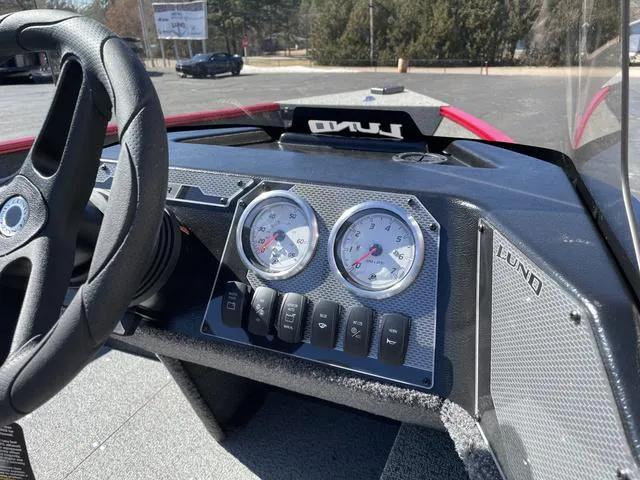 Slide: The Image of Lund 1650 Angler SS 2024 - 17