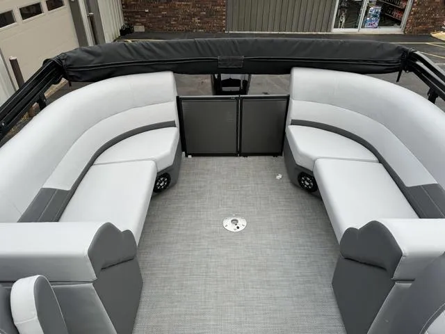 Slide: The Image of Flagship D22U 2023 - 13