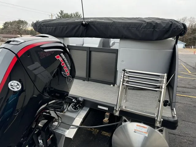 Slide: The Image of Flagship D22U 2023 - 8