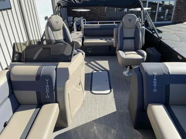 Slide: The Image of Viaggio X22S-TRITOON 2024 - 12