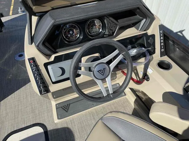 Slide: The Image of Viaggio X22S-TRITOON 2024 - 17