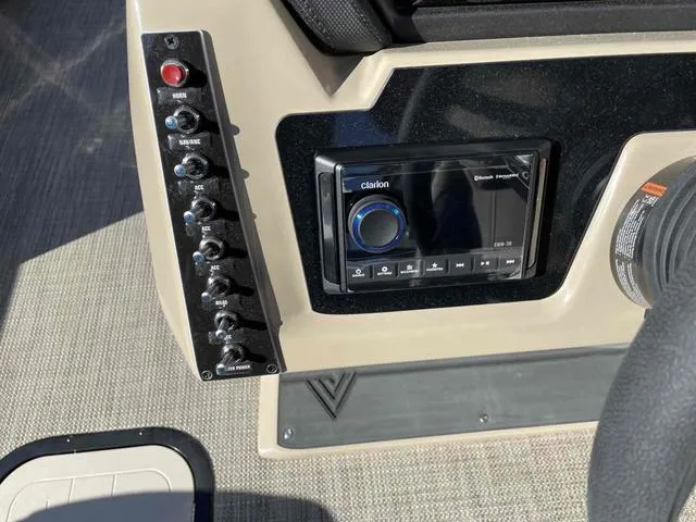 Slide: The Image of Viaggio X22S-TRITOON 2024 - 19