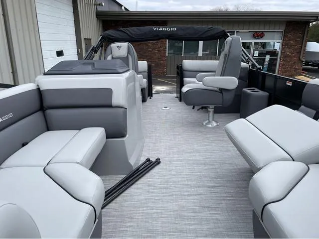 Slide: The Image of Viaggio V18U 2024 - 8