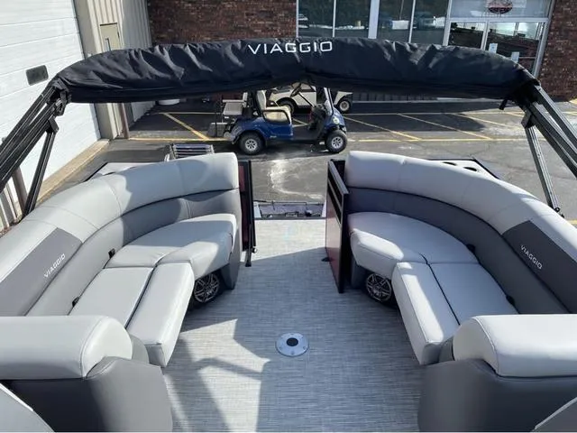 Slide: The Image of Viaggio V22U 2024 - 10