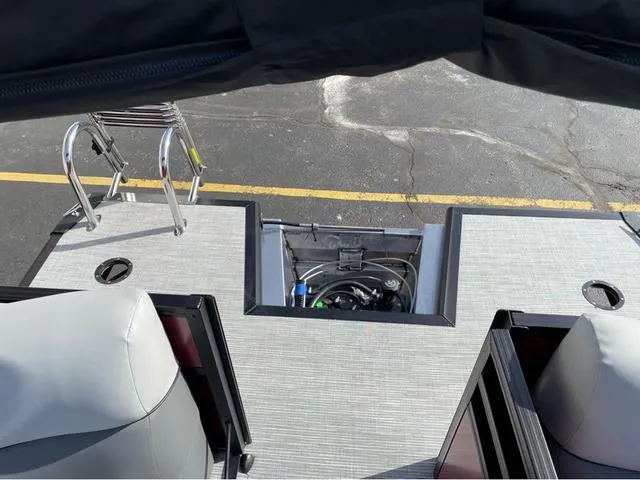 Slide: The Image of Viaggio V22U 2024 - 11