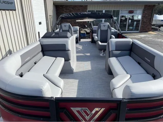 Slide: The Image of Viaggio V22U 2024 - 8