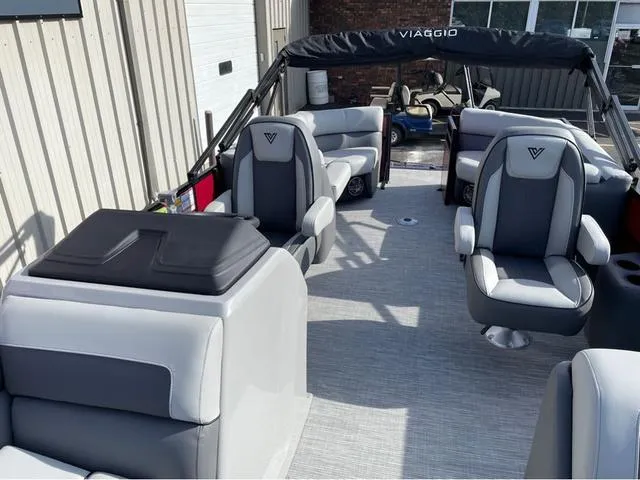 Slide: The Image of Viaggio V22U 2024 - 9