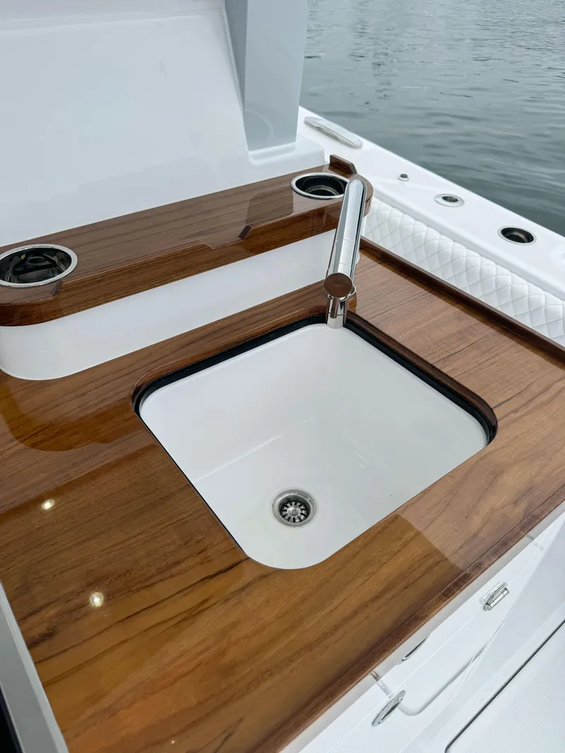 Slide: The Image of HCB 48 Campeon 2025 - 52