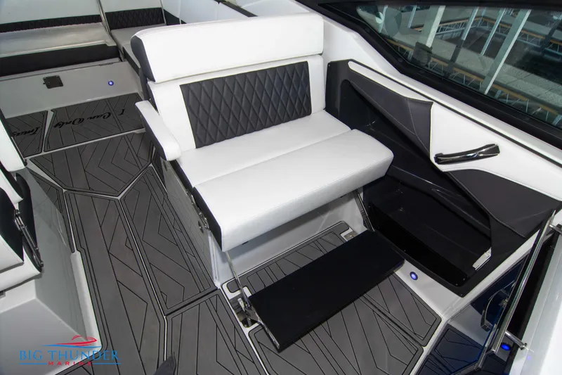 Slide: The Image of Monterey 378SS Super Sport 2022 - 58
