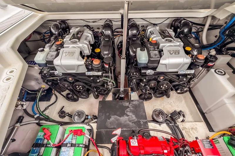 Slide: The Image of Engine compartment of 2022 Monterey 378SS Super Sport with dual V8 engines. - 42