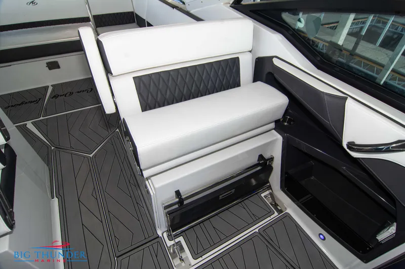 Slide: The Image of Monterey 378SS Super Sport 2022 - 57