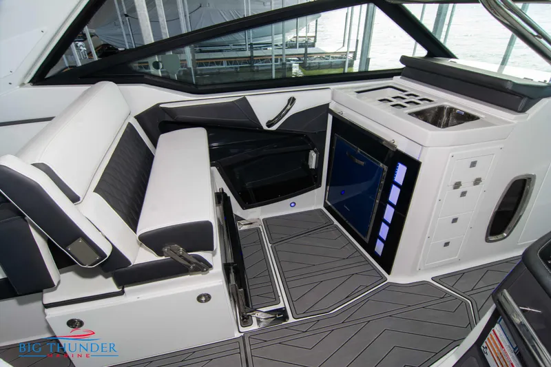 Slide: The Image of Monterey 378SS Super Sport 2022 - 53