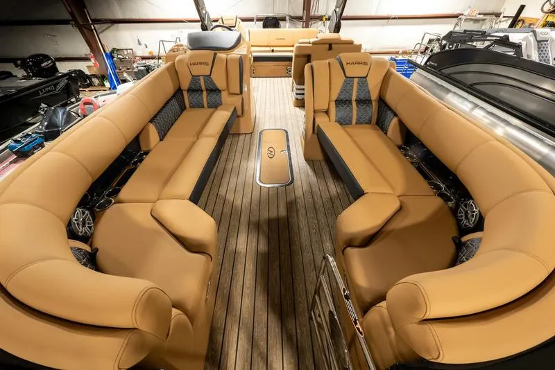 Slide: The Image of Harris Grand Mariner 250 SL 2024 - 11