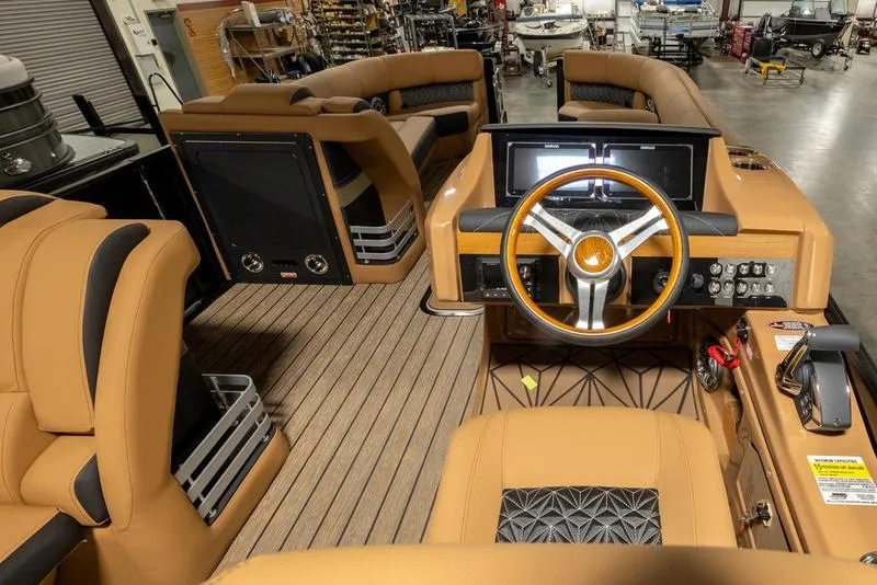 Slide: The Image of Harris Grand Mariner 250 SL 2024 - 12