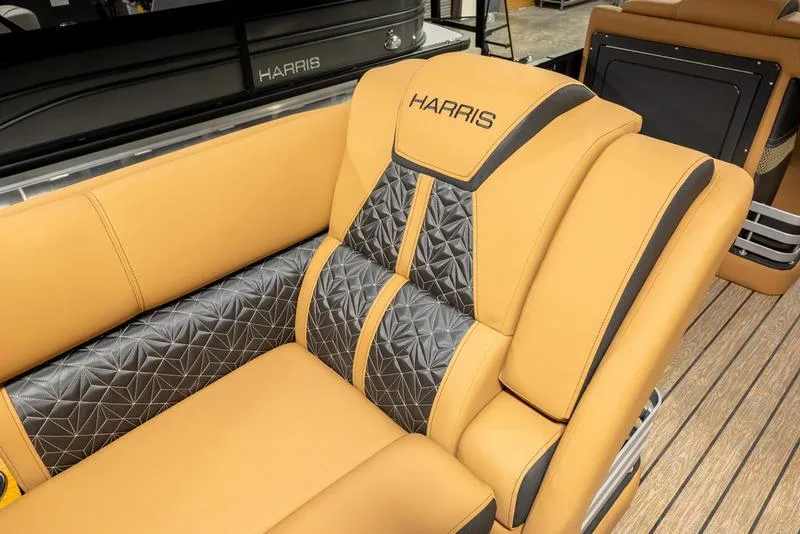 Slide: The Image of Harris Grand Mariner 250 SL 2024 - 14