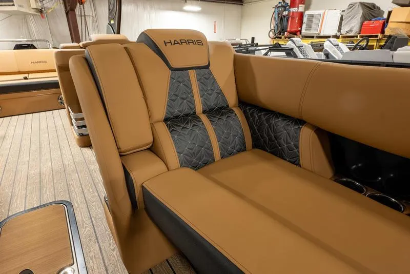 Slide: The Image of Harris Grand Mariner 250 SL 2024 - 15
