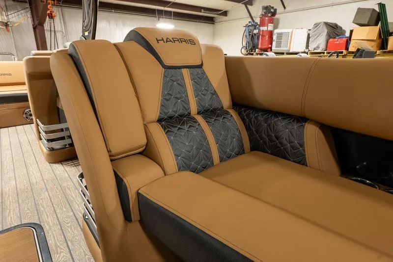 Slide: The Image of Harris Grand Mariner 250 SL 2024 - 18