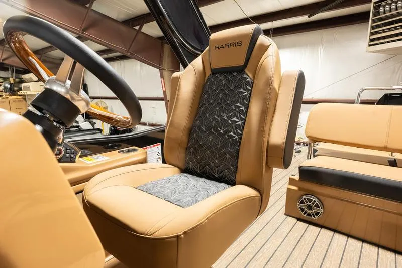 Slide: The Image of Harris Grand Mariner 250 SL 2024 - 26