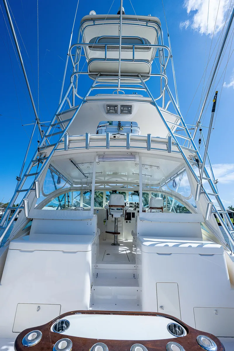 Slide: The Image of 2005 Albemarle 410 yacht with tower and helm station. - 30
