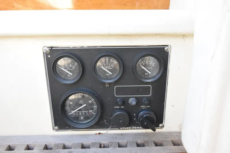 Slide: The Image of Instrument panel of a 2000 Custom Tumbleweed/Tony Skidmore 36 Fin Keel Cutter. - 24