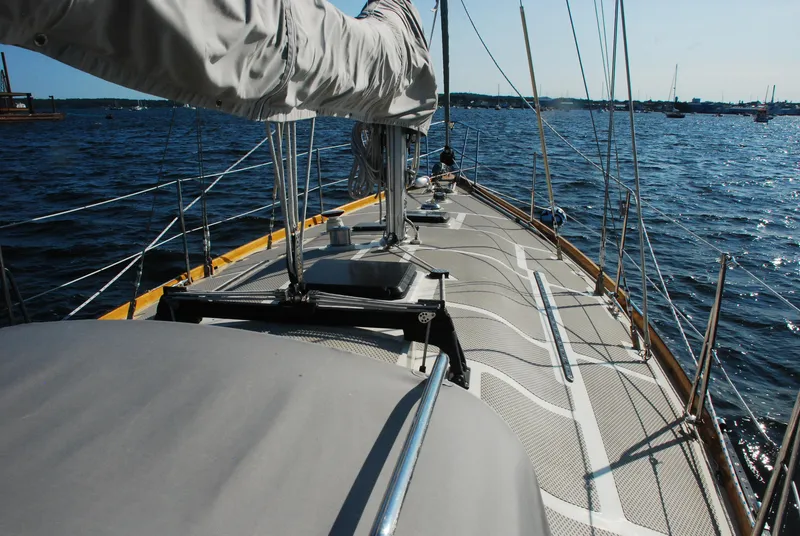 Slide: The Image of Sailboat deck view of 2000 Custom Tumbleweed/Tony Skidmore 36 Fin Keel Cutter on water. - 26
