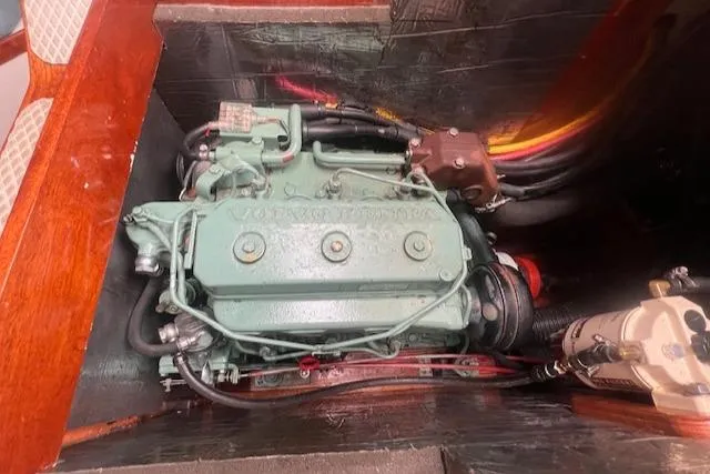 Slide: The Image of Custom Tumbleweed/Tony Skidmore 36 Fin Keel Cutter 2000 - 51