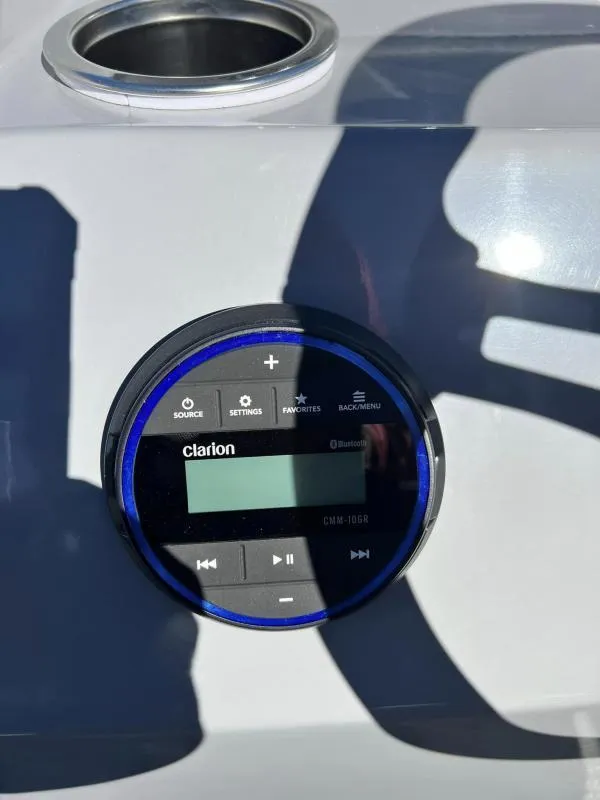 Slide: The Image of Clarion audio system in 2024 Veranda VISTA VIEW 22RC boat. - 14