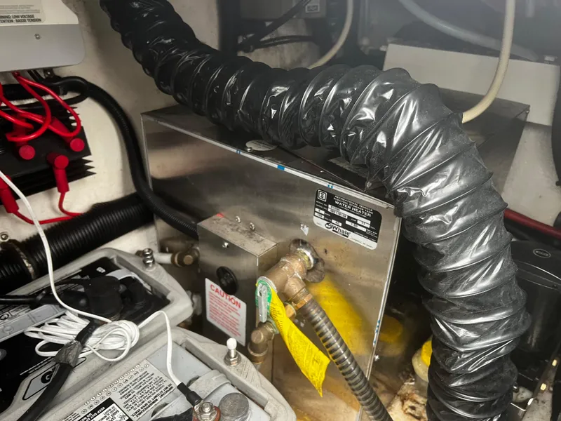 Slide: The Image of Duracell Ultra Marine & RV battery in a 1997 Formula 34 PC boat. - 18