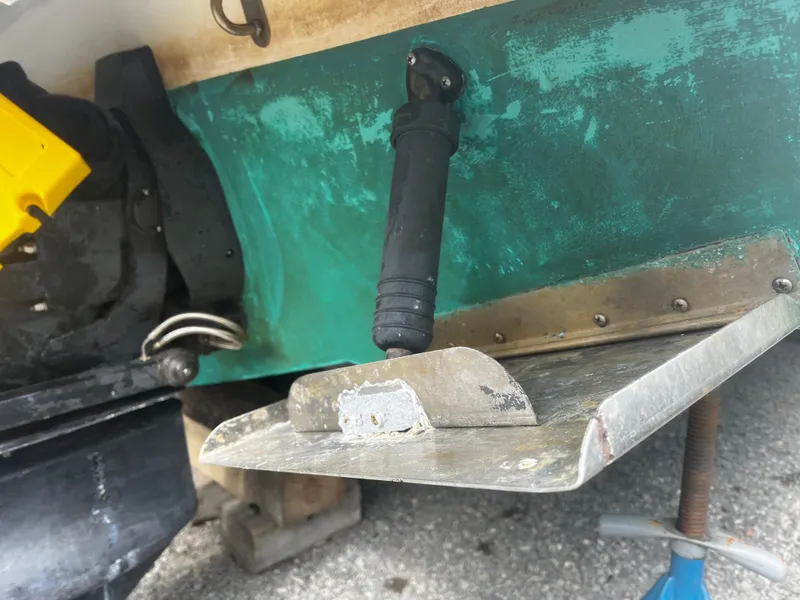 Slide: The Image of 1997 Formula 34 PC boat trim tab and hydraulic system detail. - 28