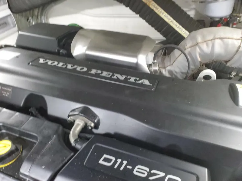 Slide: The Image of Volvo Penta D11-670 engine in a 2020 Galeon 500 Fly yacht. - 25