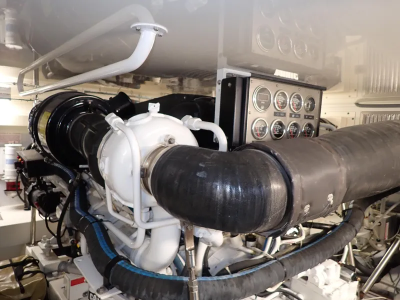 Slide: The Image of Hatteras 60 SOMETHING FISHY - Engine Room - 30