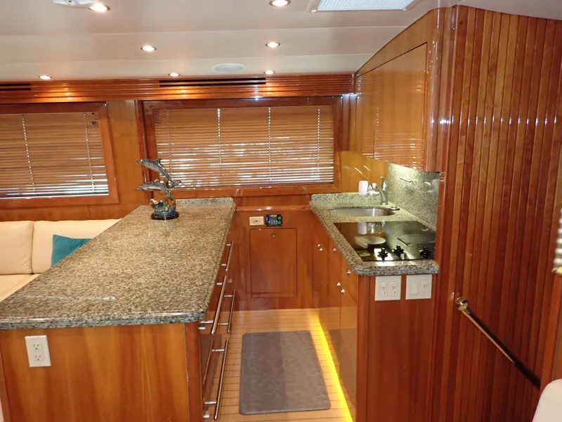 Slide: The Image of Hatteras 60 SOMETHING FISHY - Galley - 5