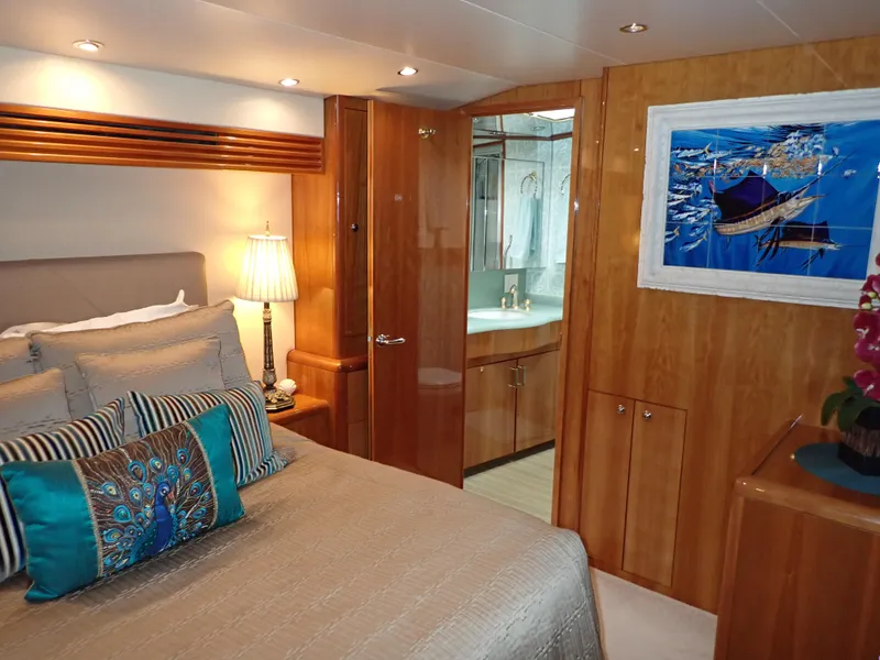 Slide: The Image of Hatteras 60 SOMETHING FISHY - Master Berth & Head Access - 9