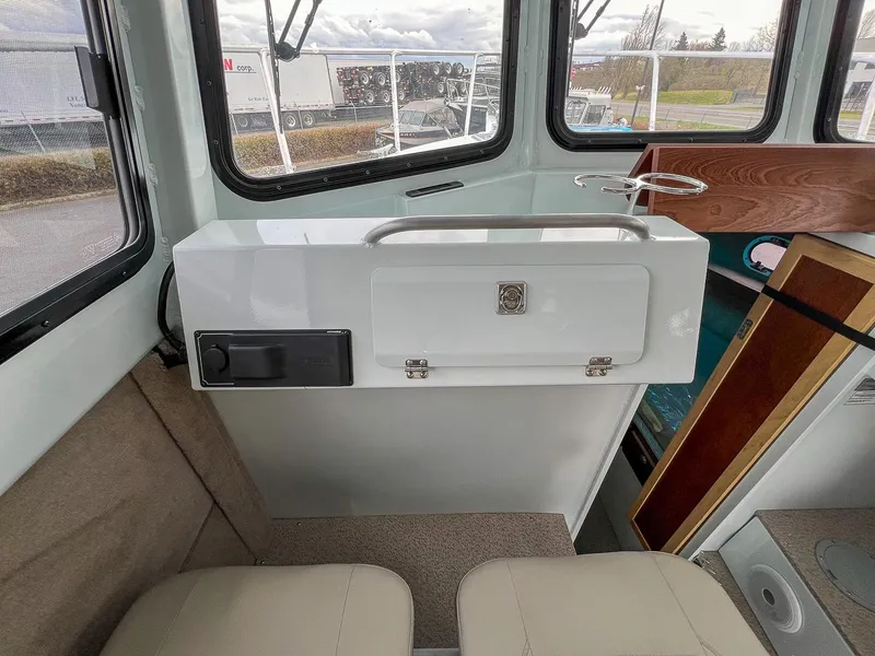 Slide: The Image of Hewescraft 290 Adventure 2026 - 14