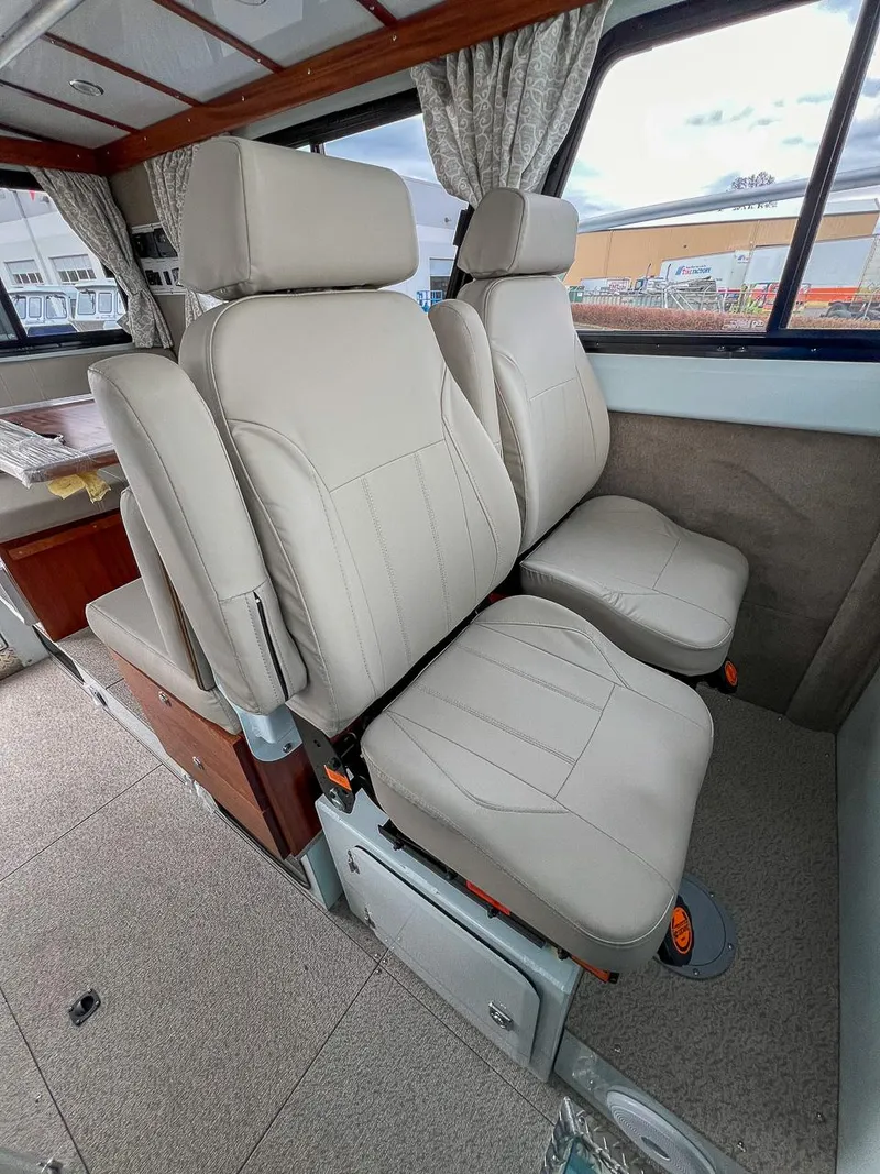 Slide: The Image of Hewescraft 290 Adventure 2026 - 15