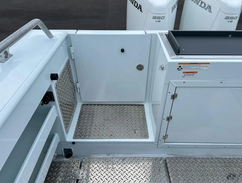 Slide: The Image of Hewescraft 290 Adventure 2026 - 27